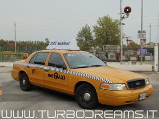 FORD Crown Victoria NEW YORK CITY TAXI YELLOW CAB 4.7 V8 AUTO (r - belangrijkste plaatje