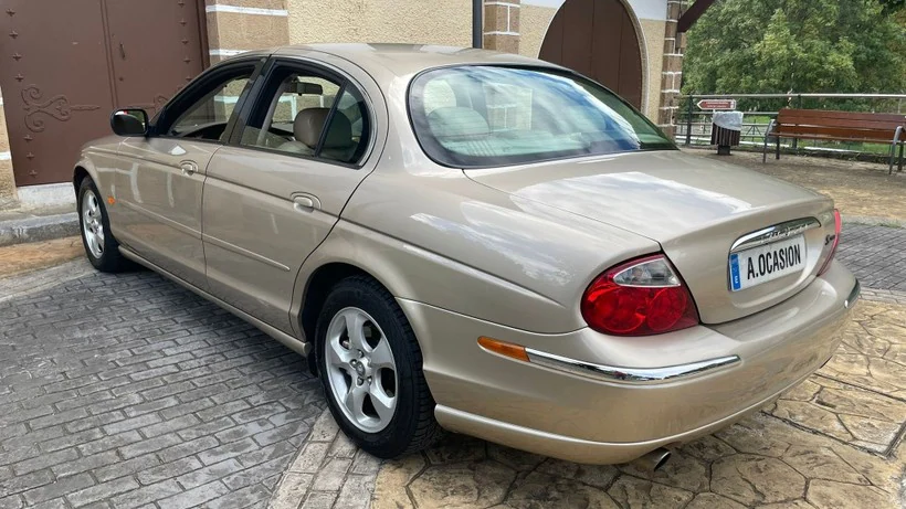 JAGUAR S-Type 4.0 V8 - belangrijkste plaatje