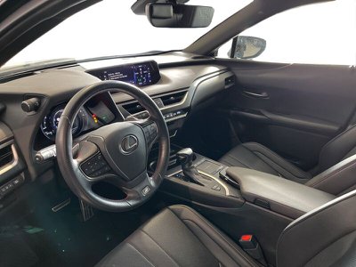 Lexus UX Hybrid Design, Anno 2023, KM 5000 - belangrijkste plaatje