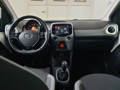 Toyota Aygo Connect 1.0 VVT i 72 CV 5 porte x play DA 104,00 AL - belangrijkste plaatje