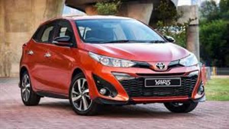 Toyota Yaris 1.5 Hybrid 5 Porte Business, Anno 2016, KM 75817 - belangrijkste plaatje